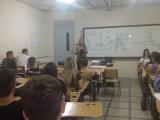 Consultora do SEBRAE visita turma de Administração